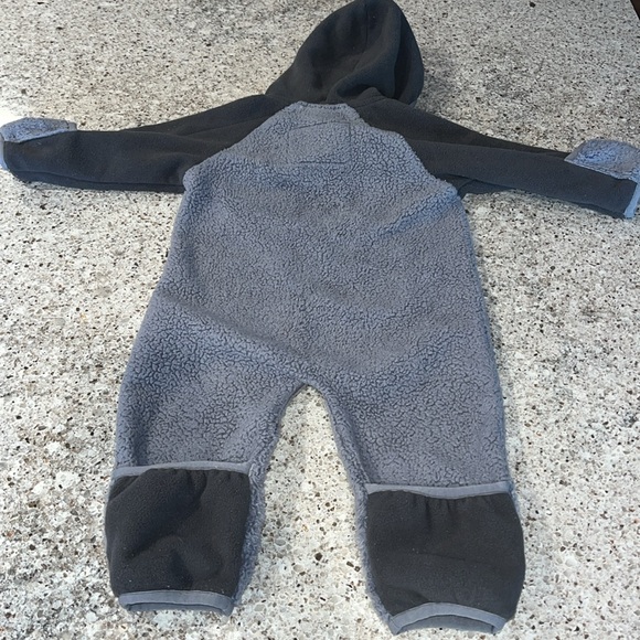 The North Face Fleece Baby Snowsuit - Picture 7 of 7